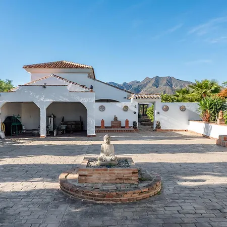 Gorgeous Spanish Chalet, Pool And Views Malaga