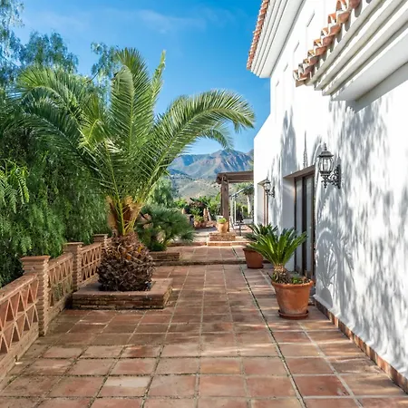 Gorgeous Spanish Chalet, Pool And Views * Malaga