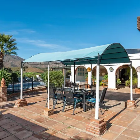 Gorgeous Spanish Chalet, Pool And Views Chalet