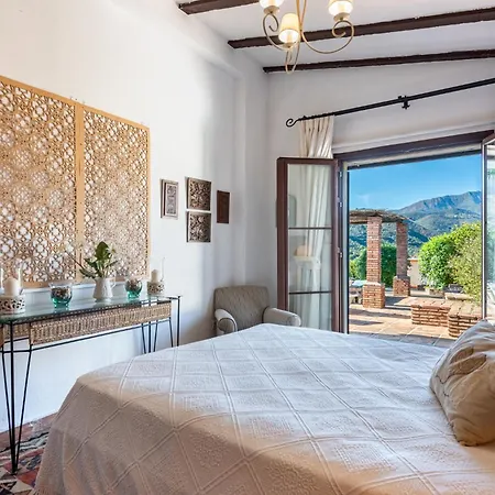 Chalet Gorgeous Spanish Chalet, Pool And Views