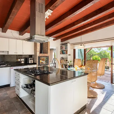 Domek alpejski Gorgeous Spanish Chalet, Pool And Views *